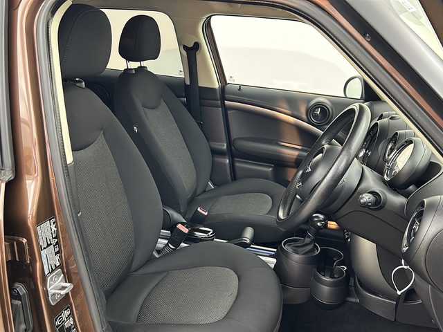 ＭＩＮＩ ミニ クロスオーバー クーパー オール4 秋田県 2013(平25)年 7万km 茶 純正オーディオ【AM/FM/CD/AUX】 /ETC /前席シートヒーター　/フォグライト /ルーフレール　/プッシュスタート　/スマートキー　/ETC /前席シートヒーター　/横滑り防止装置　/オートエアコン　/ライトレベライザー /純正AW /革巻きステアリング