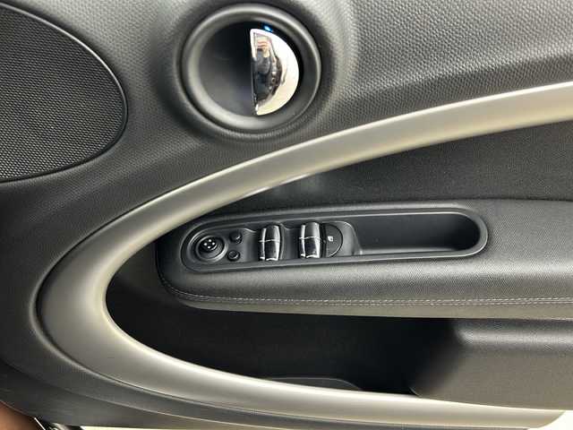 ＭＩＮＩ ミニ クロスオーバー クーパー オール4 秋田県 2013(平25)年 7万km 茶 純正オーディオ【AM/FM/CD/AUX】 /ETC /前席シートヒーター　/フォグライト /ルーフレール　/プッシュスタート　/スマートキー　/ETC /前席シートヒーター　/横滑り防止装置　/オートエアコン　/ライトレベライザー /純正AW /革巻きステアリング