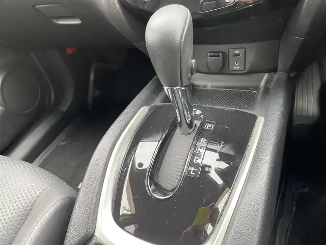 日産 エクストレイル 20Xt エマージェンシーブレーキ 石川県 2016(平28)年 8.8万km 黒 4WD/純正メーカーナビ/フルセグTV/アラウンドビューモニター/LEDヘッドライト/ETC/パワーバックドア/シートヒーター/純正アルミホイール/インテリキー/プッシュスタート/電動ミラー/ルーフレール/ドライブレコーダー/保証書