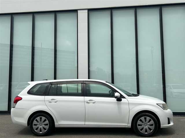 トヨタ カローラ フィールダー 1．5X 大阪府 2012(平24)年 16.3万km スーパーホワイトⅡ 社外ナビ/   ＴＶ／ＣＤ／Ｂｌｕｅｔｏｏｔｈ/バックモニター/横滑り防止装置/純正１５インチアルミホイール/純正フロアマット/ダブルエアバック/ドアバイザー/パワーウィンドウ/ＥＴＣ