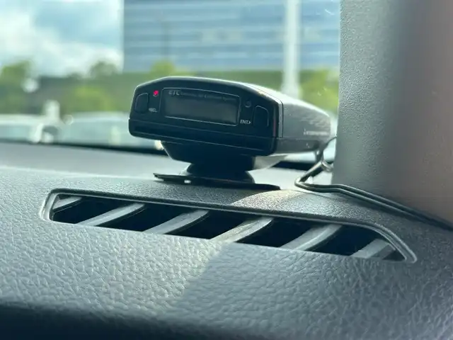 トヨタ カローラ フィールダー 1．5X 大阪府 2012(平24)年 16.3万km スーパーホワイトⅡ 社外ナビ/   ＴＶ／ＣＤ／Ｂｌｕｅｔｏｏｔｈ/バックモニター/横滑り防止装置/純正１５インチアルミホイール/純正フロアマット/ダブルエアバック/ドアバイザー/パワーウィンドウ/ＥＴＣ