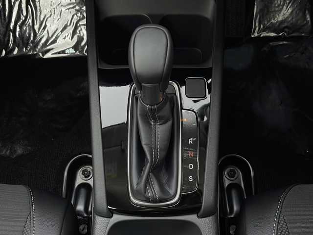 ホンダ ＷＲ－Ｖ Z 秋田県 2025(令7)年 0.1万km未満 メテオロイドグレーメタリック スマートキー /プッシュスタート /スペアキー有り/バックカメラ 装着車　/ホンダセンシング /衝突被害軽減システム　/横滑り防止装置　/レーンキープアシスト　/USBポート　/オートエアコン  /オートライト　/パドルシフト　/ステアリングリモコン装着車/クルーズコントロール/ライトレベライザー /電格ミラー/革巻きステアリング/ハーフレザーシート /純正AW/ウィンカーミラー /コーナーセンサー /フォグライト