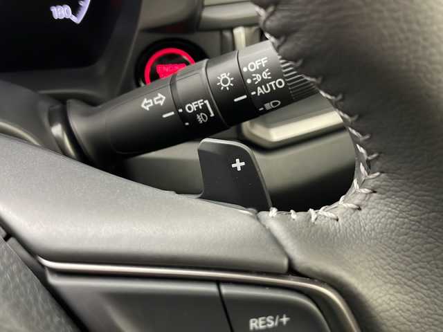 ホンダ ＷＲ－Ｖ Z 秋田県 2025(令7)年 0.1万km未満 メテオロイドグレーメタリック スマートキー /プッシュスタート /スペアキー有り/バックカメラ 装着車　/ホンダセンシング /衝突被害軽減システム　/横滑り防止装置　/レーンキープアシスト　/USBポート　/オートエアコン  /オートライト　/パドルシフト　/ステアリングリモコン装着車/クルーズコントロール/ライトレベライザー /電格ミラー/革巻きステアリング/ハーフレザーシート /純正AW/ウィンカーミラー /コーナーセンサー /フォグライト