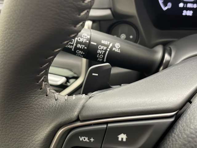 ホンダ ＷＲ－Ｖ Z 秋田県 2025(令7)年 0.1万km未満 メテオロイドグレーメタリック スマートキー /プッシュスタート /スペアキー有り/バックカメラ 装着車　/ホンダセンシング /衝突被害軽減システム　/横滑り防止装置　/レーンキープアシスト　/USBポート　/オートエアコン  /オートライト　/パドルシフト　/ステアリングリモコン装着車/クルーズコントロール/ライトレベライザー /電格ミラー/革巻きステアリング/ハーフレザーシート /純正AW/ウィンカーミラー /コーナーセンサー /フォグライト