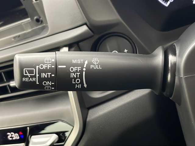 ホンダ ＷＲ－Ｖ Z 秋田県 2025(令7)年 0.1万km未満 メテオロイドグレーメタリック スマートキー /プッシュスタート /スペアキー有り/バックカメラ 装着車　/ホンダセンシング /衝突被害軽減システム　/横滑り防止装置　/レーンキープアシスト　/USBポート　/オートエアコン  /オートライト　/パドルシフト　/ステアリングリモコン装着車/クルーズコントロール/ライトレベライザー /電格ミラー/革巻きステアリング/ハーフレザーシート /純正AW/ウィンカーミラー /コーナーセンサー /フォグライト