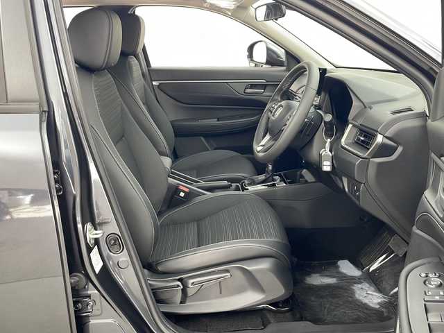 ホンダ ＷＲ－Ｖ Z 秋田県 2025(令7)年 0.1万km未満 メテオロイドグレーメタリック スマートキー /プッシュスタート /スペアキー有り/バックカメラ 装着車　/ホンダセンシング /衝突被害軽減システム　/横滑り防止装置　/レーンキープアシスト　/USBポート　/オートエアコン  /オートライト　/パドルシフト　/ステアリングリモコン装着車/クルーズコントロール/ライトレベライザー /電格ミラー/革巻きステアリング/ハーフレザーシート /純正AW/ウィンカーミラー /コーナーセンサー /フォグライト