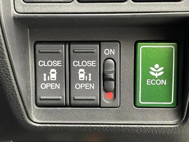 ホンダ オデッセイ アブソルート ホンダセンシング 埼玉県 2017(平29)年 1.4万km プラチナホワイトパール 純正９インチナビ　純正フリップダウンモニター　バックカメラ　両側パワースライドドア　ホンダセンシング　ビルトインＥＴＣ２．０　アダクティブクルーズコントロール　ドラレコ　純正アルミ　ＬＥＤライト　ＴＶ