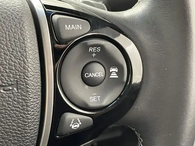 ホンダ オデッセイ アブソルート ホンダセンシング 埼玉県 2017(平29)年 1.4万km プラチナホワイトパール 純正９インチナビ　純正フリップダウンモニター　バックカメラ　両側パワースライドドア　ホンダセンシング　ビルトインＥＴＣ２．０　アダクティブクルーズコントロール　ドラレコ　純正アルミ　ＬＥＤライト　ＴＶ
