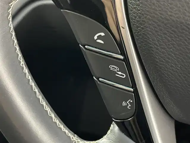 ホンダ オデッセイ アブソルート ホンダセンシング 埼玉県 2017(平29)年 1.4万km プラチナホワイトパール 純正９インチナビ　純正フリップダウンモニター　バックカメラ　両側パワースライドドア　ホンダセンシング　ビルトインＥＴＣ２．０　アダクティブクルーズコントロール　ドラレコ　純正アルミ　ＬＥＤライト　ＴＶ