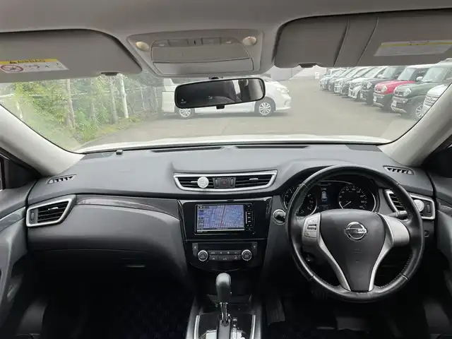 日産 エクストレイル 20X 道東・釧路十勝 2015(平27)年 7.2万km ブリリアントホワイトパール パートタイム4WD/社外ナビ/(AM FM CD DVD BT フルセグTV)/バックカメラ/シートヒーター(D/N)/ETC/LEDヘッドライト/フォグランプ/オートライト/ダウンヒルアシストコントロール/カプロンシート/AW付冬タイヤ4本積込/革巻きステアリング/プッシュスタート/スマートキー
