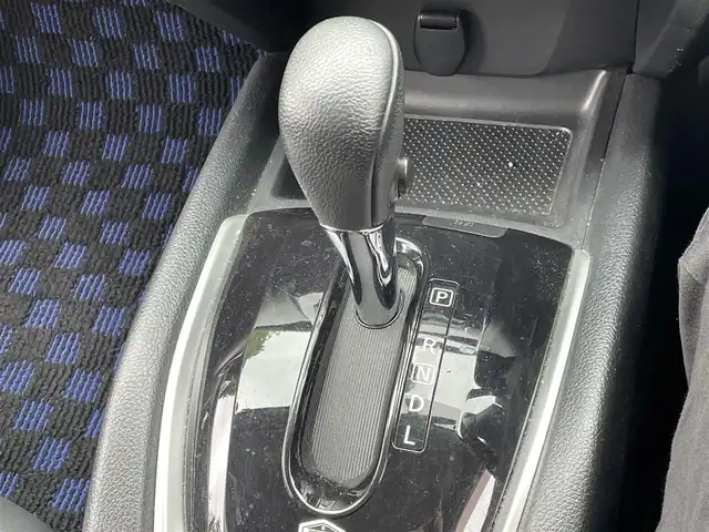 日産 エクストレイル 20X 道東・釧路十勝 2015(平27)年 7.2万km ブリリアントホワイトパール パートタイム4WD/社外ナビ/(AM FM CD DVD BT フルセグTV)/バックカメラ/シートヒーター(D/N)/ETC/LEDヘッドライト/フォグランプ/オートライト/ダウンヒルアシストコントロール/カプロンシート/AW付冬タイヤ4本積込/革巻きステアリング/プッシュスタート/スマートキー