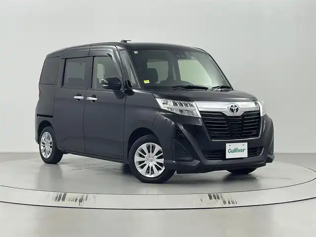 トヨタ ルーミー G 埼玉県 2020(令2)年 5.7万km ブラックマイカメタリック 衝突軽減システム/社外ナビAVN-P10W/(フルセグTV/CD/DVD/Bluetooth/SD/AM/FM)/バックカメラ/前後コーナーセンサー/両側パワースライドドア /前後ドライブレコーダー/ビルトインETC/オートLEDヘッドライト/オートハイビーム/後席ロールサンシェード/スマートキー/プッシュスタート/純正ドアバイザー