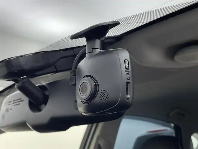 トヨタ プリウス G 埼玉県 2014(平26)年 7万km ホワイトパールクリスタルシャイン 純正８型ナビ　Ｂｌｕｅｔｏｏｔｈ　フルセグＴＶ　バックカメラ　クルーズコントロール　パワーシート　ハーフレザーシート　オートライト HIDヘッドライト 純正15インチアルミホイール ETC