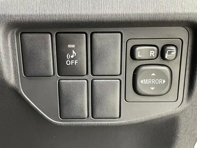 トヨタ プリウス G 埼玉県 2014(平26)年 7万km ホワイトパールクリスタルシャイン 純正８型ナビ　Ｂｌｕｅｔｏｏｔｈ　フルセグＴＶ　バックカメラ　クルーズコントロール　パワーシート　ハーフレザーシート　オートライト HIDヘッドライト 純正15インチアルミホイール ETC