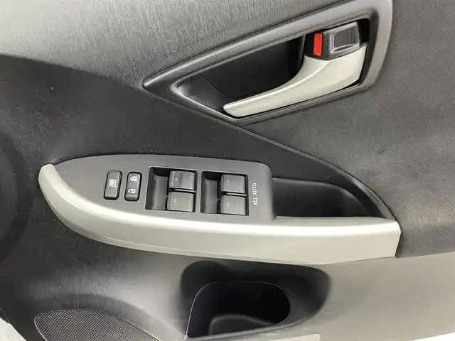 トヨタ プリウス G 埼玉県 2014(平26)年 7万km ホワイトパールクリスタルシャイン 純正８型ナビ　Ｂｌｕｅｔｏｏｔｈ　フルセグＴＶ　バックカメラ　クルーズコントロール　パワーシート　ハーフレザーシート　オートライト HIDヘッドライト 純正15インチアルミホイール ETC