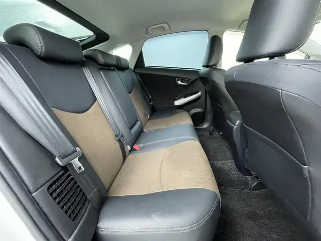 トヨタ プリウス G 埼玉県 2014(平26)年 7万km ホワイトパールクリスタルシャイン 純正８型ナビ　Ｂｌｕｅｔｏｏｔｈ　フルセグＴＶ　バックカメラ　クルーズコントロール　パワーシート　ハーフレザーシート　オートライト HIDヘッドライト 純正15インチアルミホイール ETC