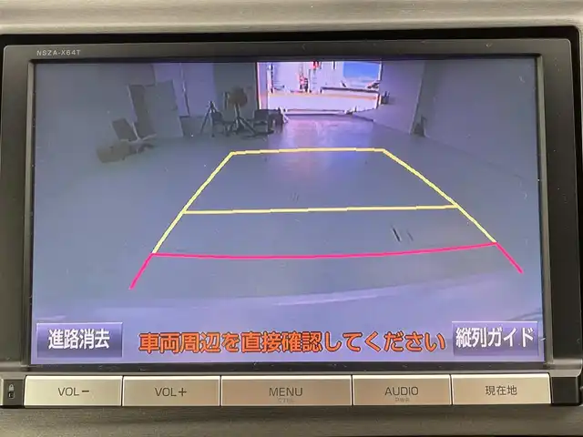 トヨタ プリウス G 大阪府 2014(平26)年 7万km ホワイトパールクリスタルシャイン 純正ナビ/　CD/DVD/フルセグ/Bluetooth/バックカメラ/ハーフレザーシート/D席パワーシート/HIDオートライト/革巻きステアリング/スマートキー/トノカバー/ビルトインETC/ステアリングスイッチ/純正フロアマット/ドアバイザー/電動格納ウィンカーミラー