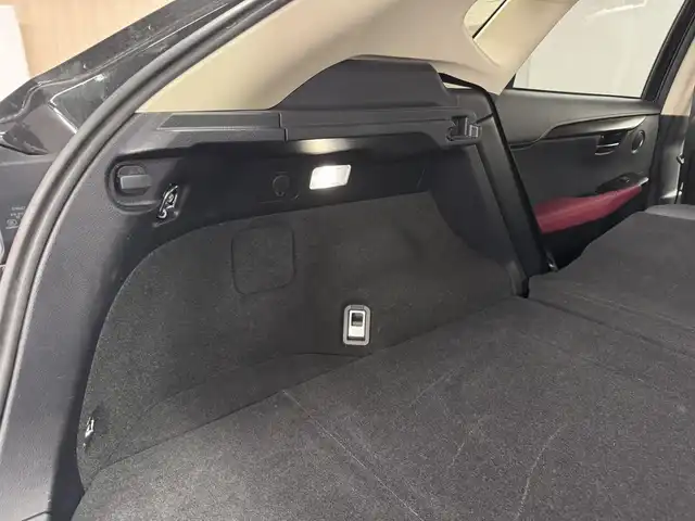 レクサス ＮＸ 300h Iパッケージ 三重県 2020(令2)年 3.2万km グラファイトブラックガラスフレーク ハイブリッド/FF/MTモード付フロアCVT/純正 10.3インチナビ/（AM/FM/CD/DVD/Blu-ray/SDREC/SD/USB/iPod/Bluetooth/Miracast/AUX/TV）/パノラミックビューモニター（シースルービュー機能付）*/ドライブレコーダー 前方/ETC2.0/LEXUS Safety Sytem＋/●プリクラッシュセーフティ/●レーンディパーチャーアラート/●アダプティブハイビームシステム*/●レーダークルコン（全車速追従機能付）/・パーキングサポートブレーキ（静止物）*/・ブラインドスポットモニター＆リヤクロストラフィックアラート*/・先行車発進告知機能/など/装備/・3眼フルLEDヘッドランプ*/・L-tex（合皮）シート：『ダークローズ』色/・オーナメントパネル：『ダークフィルム』/・パワーバックドア/・シートヒーター（D/N）/・ステアリングヒーター/・パワーシート（D8way：ポジションメモリー＆ランバーサポート付/N8way）/・電子パーキングブレーキ＆ブレーキホールド/・雨滴感応式フロントワイパー/・パドルシフト/・オートライト/・純正17inAW/・スマートキーx1/・保/取/ナビ取/など/*…メーカーOP