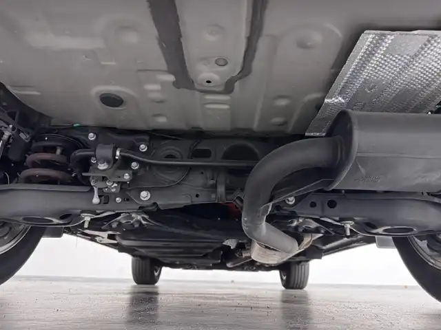 レクサス ＮＸ 300h Iパッケージ 三重県 2020(令2)年 3.2万km グラファイトブラックガラスフレーク ハイブリッド/FF/MTモード付フロアCVT/純正 10.3インチナビ/（AM/FM/CD/DVD/Blu-ray/SDREC/SD/USB/iPod/Bluetooth/Miracast/AUX/TV）/パノラミックビューモニター（シースルービュー機能付）*/ドライブレコーダー 前方/ETC2.0/LEXUS Safety Sytem＋/●プリクラッシュセーフティ/●レーンディパーチャーアラート/●アダプティブハイビームシステム*/●レーダークルコン（全車速追従機能付）/・パーキングサポートブレーキ（静止物）*/・ブラインドスポットモニター＆リヤクロストラフィックアラート*/・先行車発進告知機能/など/装備/・3眼フルLEDヘッドランプ*/・L-tex（合皮）シート：『ダークローズ』色/・オーナメントパネル：『ダークフィルム』/・パワーバックドア/・シートヒーター（D/N）/・ステアリングヒーター/・パワーシート（D8way：ポジションメモリー＆ランバーサポート付/N8way）/・電子パーキングブレーキ＆ブレーキホールド/・雨滴感応式フロントワイパー/・パドルシフト/・オートライト/・純正17inAW/・スマートキーx1/・保/取/ナビ取/など/*…メーカーOP