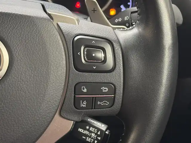 レクサス ＮＸ 300h Iパッケージ 三重県 2020(令2)年 3.2万km グラファイトブラックガラスフレーク ハイブリッド/FF/MTモード付フロアCVT/純正 10.3インチナビ/（AM/FM/CD/DVD/Blu-ray/SDREC/SD/USB/iPod/Bluetooth/Miracast/AUX/TV）/パノラミックビューモニター（シースルービュー機能付）*/ドライブレコーダー 前方/ETC2.0/LEXUS Safety Sytem＋/●プリクラッシュセーフティ/●レーンディパーチャーアラート/●アダプティブハイビームシステム*/●レーダークルコン（全車速追従機能付）/・パーキングサポートブレーキ（静止物）*/・ブラインドスポットモニター＆リヤクロストラフィックアラート*/・先行車発進告知機能/など/装備/・3眼フルLEDヘッドランプ*/・L-tex（合皮）シート：『ダークローズ』色/・オーナメントパネル：『ダークフィルム』/・パワーバックドア/・シートヒーター（D/N）/・ステアリングヒーター/・パワーシート（D8way：ポジションメモリー＆ランバーサポート付/N8way）/・電子パーキングブレーキ＆ブレーキホールド/・雨滴感応式フロントワイパー/・パドルシフト/・オートライト/・純正17inAW/・スマートキーx1/・保/取/ナビ取/など/*…メーカーOP