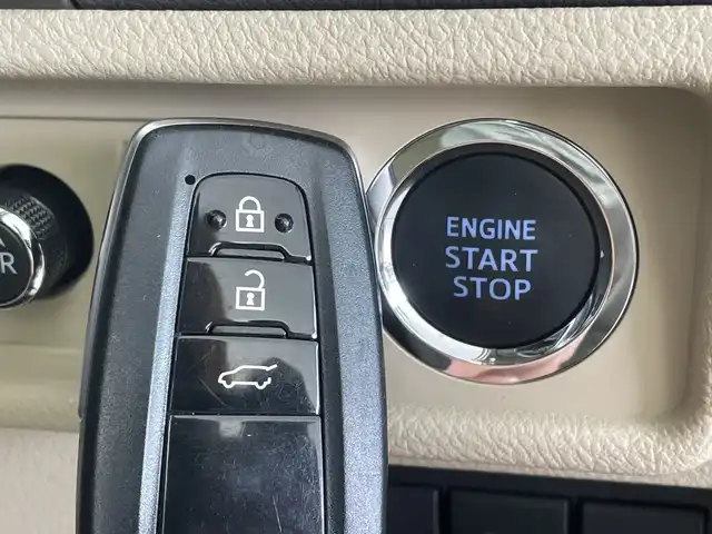 トヨタ ランドクルーザー プラド TX Lパッケージ マットブラED 新潟県 2023(令5)年 1万km 黒 4WD/社外ナビ/Bluetooth/フルセグTV/ETC/前方ドライブレコーダー/純正フロアマット/バックモニター/トヨタセーフティセンス/アダプティブクルーズコントロール/衝突被害軽減装置/サンルーフ/前席パワーシート/前席シートヒーター/前席エアシート/ルーフレール/3列シート/純正18インチAW/横滑り防止装置/盗難防止装置/前後コーナーセンサー/純正LEDヘッドライト/オートライト/オートマチックハイビーム