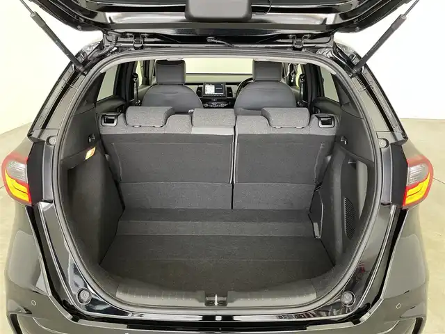 ホンダ フィット e:HEV RS 埼玉県 2023(令5)年 3.5万km クリスタルブラックパール 純正8インチメモリナビ/（CD/DVD/Bluetooth/HDMI/USB/フルセグ）/バックカメラ/レーダークルーズコントロール/ドライブレコーダー/ETC/衝突被害軽減ブレーキ/オートLEDライト/ハーフレザーシート/純正16インチアルミホイール