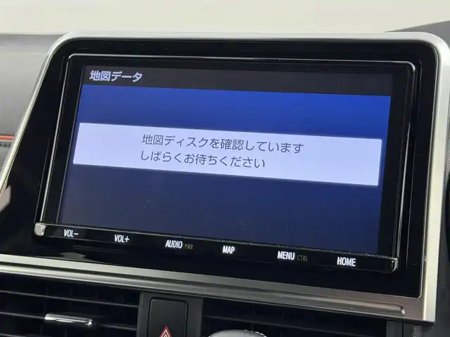 トヨタ シエンタ ファンベースG 福岡県 2019(令1)年 4.7万km ブラックマイカ 純正９型ナビ（フルセグＴＶ）　/バックカメラ　/ビルトインＥＴＣ　/純正前方ドライブレコーダー　/コーナーセンサー　/衝突被害軽減ブレーキ　/レーンキープ　/アクセル踏み間違い防止　/両側電動スライドドア　/純正１５インチＡＷ　/ＬＥＤヘッドライト