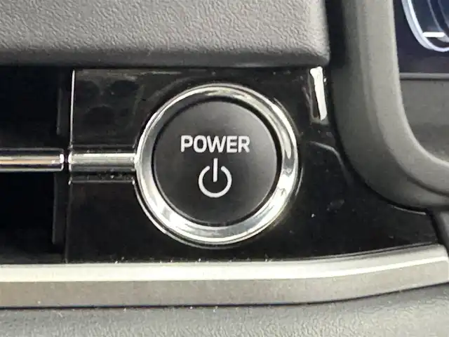 三菱 アウトランダー ＰＨＥＶ G 愛知県 2022(令4)年 3.8万km ホワイトダイヤモンド ４WD/サンルーフ/ＲＡＬＬＩＡＲＴアクセサリー/・フロントスキッドガーニッシュ/・サイドアンダーガーニッシュ/・リヤバンパーガーニッシュ/・テールゲートスポイラー/・サイドデカール/AC100V /純正ナビ/・Bluetooth/・フルセグTV/全方位カメラ/ハーフレザーシート/前席シートヒーター/ステアリングヒーター/D席パワーシート/電動リアゲート/衝突軽減システム/ブラインドスポットモニター/レーンアシスト/パワーモード/エコモード/ターマックモード/グラベルモード/スノーモード/マッドモード/純正20インチAW/純正LEDヘッドライト