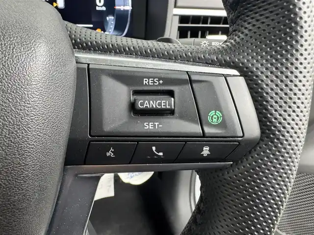 三菱 アウトランダー ＰＨＥＶ G 愛知県 2022(令4)年 3.8万km ホワイトダイヤモンド ４WD/サンルーフ/ＲＡＬＬＩＡＲＴアクセサリー/・フロントスキッドガーニッシュ/・サイドアンダーガーニッシュ/・リヤバンパーガーニッシュ/・テールゲートスポイラー/・サイドデカール/AC100V /純正ナビ/・Bluetooth/・フルセグTV/全方位カメラ/ハーフレザーシート/前席シートヒーター/ステアリングヒーター/D席パワーシート/電動リアゲート/衝突軽減システム/ブラインドスポットモニター/レーンアシスト/パワーモード/エコモード/ターマックモード/グラベルモード/スノーモード/マッドモード/純正20インチAW/純正LEDヘッドライト