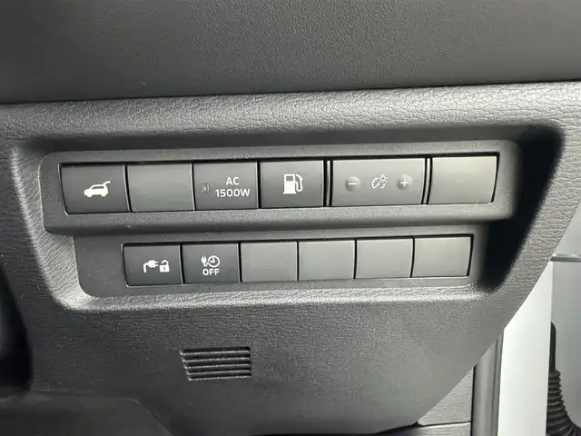 三菱 アウトランダー ＰＨＥＶ G 愛知県 2022(令4)年 3.8万km ホワイトダイヤモンド ４WD/サンルーフ/ＲＡＬＬＩＡＲＴアクセサリー/・フロントスキッドガーニッシュ/・サイドアンダーガーニッシュ/・リヤバンパーガーニッシュ/・テールゲートスポイラー/・サイドデカール/AC100V /純正ナビ/・Bluetooth/・フルセグTV/全方位カメラ/ハーフレザーシート/前席シートヒーター/ステアリングヒーター/D席パワーシート/電動リアゲート/衝突軽減システム/ブラインドスポットモニター/レーンアシスト/パワーモード/エコモード/ターマックモード/グラベルモード/スノーモード/マッドモード/純正20インチAW/純正LEDヘッドライト