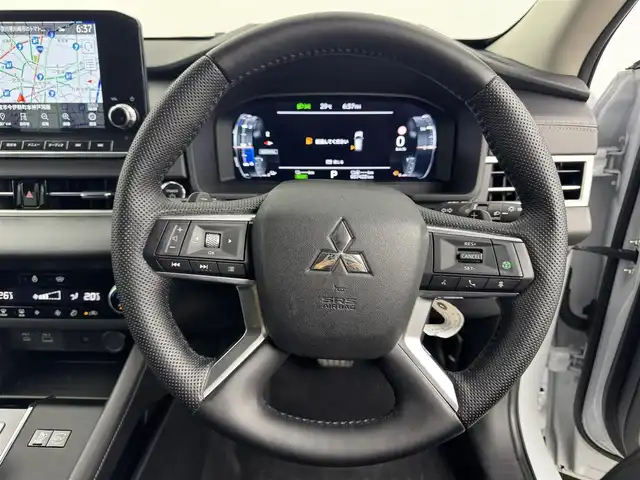 三菱 アウトランダー ＰＨＥＶ G 愛知県 2022(令4)年 3.8万km ホワイトダイヤモンド ４WD/サンルーフ/ＲＡＬＬＩＡＲＴアクセサリー/・フロントスキッドガーニッシュ/・サイドアンダーガーニッシュ/・リヤバンパーガーニッシュ/・テールゲートスポイラー/・サイドデカール/AC100V /純正ナビ/・Bluetooth/・フルセグTV/全方位カメラ/ハーフレザーシート/前席シートヒーター/ステアリングヒーター/D席パワーシート/電動リアゲート/衝突軽減システム/ブラインドスポットモニター/レーンアシスト/パワーモード/エコモード/ターマックモード/グラベルモード/スノーモード/マッドモード/純正20インチAW/純正LEDヘッドライト