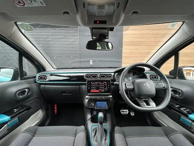 シトロエン シトロエン Ｃ３ フィール 宮崎県 2021(令3)年 1.4万km 青 純正ディスプレイオーディオ/・Bluetooth/・Apple CarPlay/・Android Auto/・AM FM/・USB/社外バックカメラモニター/ETC/リアコーナーセンサー/純正１６インチアルミホイール/トラクションコントロール/クルーズコントロール/・レーンデパーチャーウォーニング/LEDヘッドライト/・オートライト/・オートハイビーム