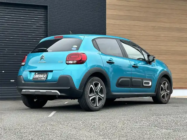シトロエン シトロエン Ｃ３ フィール 宮崎県 2021(令3)年 1.4万km 青 純正ディスプレイオーディオ/・Bluetooth/・Apple CarPlay/・Android Auto/・AM FM/・USB/社外バックカメラモニター/ETC/リアコーナーセンサー/純正１６インチアルミホイール/トラクションコントロール/クルーズコントロール/・レーンデパーチャーウォーニング/LEDヘッドライト/・オートライト/・オートハイビーム