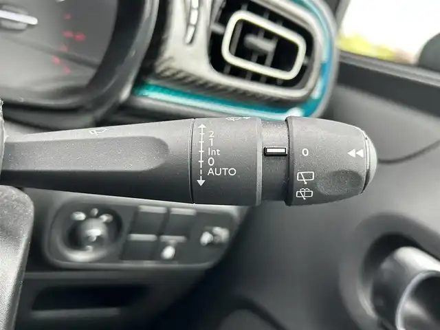 シトロエン シトロエン Ｃ３ フィール 宮崎県 2021(令3)年 1.4万km 青 純正ディスプレイオーディオ/・Bluetooth/・Apple CarPlay/・Android Auto/・AM FM/・USB/社外バックカメラモニター/ETC/リアコーナーセンサー/純正１６インチアルミホイール/トラクションコントロール/クルーズコントロール/・レーンデパーチャーウォーニング/LEDヘッドライト/・オートライト/・オートハイビーム
