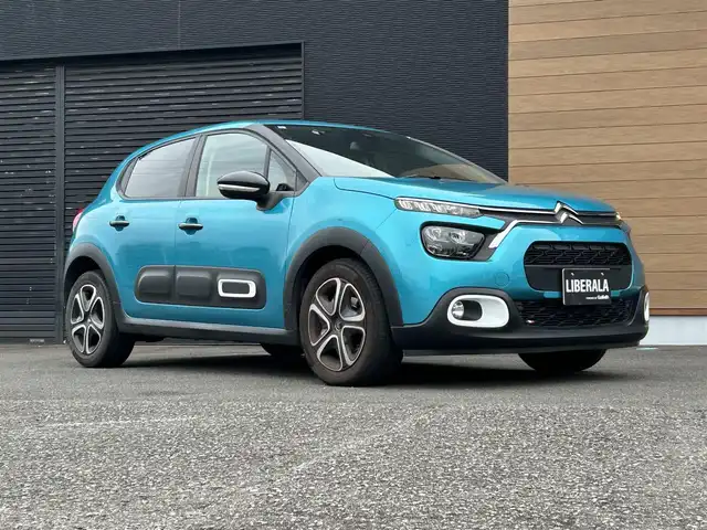 シトロエン シトロエン Ｃ３ フィール 宮崎県 2021(令3)年 1.4万km 青 純正ディスプレイオーディオ/・Bluetooth/・Apple CarPlay/・Android Auto/・AM FM/・USB/社外バックカメラモニター/ETC/リアコーナーセンサー/純正１６インチアルミホイール/トラクションコントロール/クルーズコントロール/・レーンデパーチャーウォーニング/LEDヘッドライト/・オートライト/・オートハイビーム