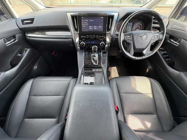 トヨタ アルファード S Cパッケージ 大分県 2020(令2)年 4.1万km ホワイトパールクリスタルシャイン ・純正ナビ(CD/DVD/BT/USB/Miracast)/・フルセグテレビ/・バックモニター/・フリップダウンモニター/・テレビキャンセラー/・AC100V/・ETC/・ドライブレコーダー/・レーダークルーズコントロール/・両側パワースライドドア/・プリクラッシュセーフティ/・ブラインドスポットモニター/・コーナーセンサー/・オートハイビーム/・デジタルインナーミラー/・ステアリングリモコン/・ステアリングヒーター/・レザーシート/・パワーシート/・シートヒーター/・シートクーラー/・オットマン/・MTモード付きAT/・スマートキー/・プッシュスタートボタン