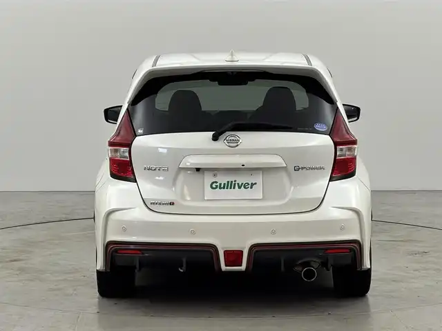 日産 ノート e－パワー ニスモ 福岡県 2019(令1)年 5.3万km ブリリアントホワイトパール 純正ナビ　/バックカメラ　/衝突軽減システム　/レーンアシスト　/コーナーセンサー　/オートライト　/フォグランプ　/ＥＴＣ　/ＬＥＤライト　/純正１６インチアルミホイール　/純正フロアマット　/ＡＢＳ　/プッシュスタート