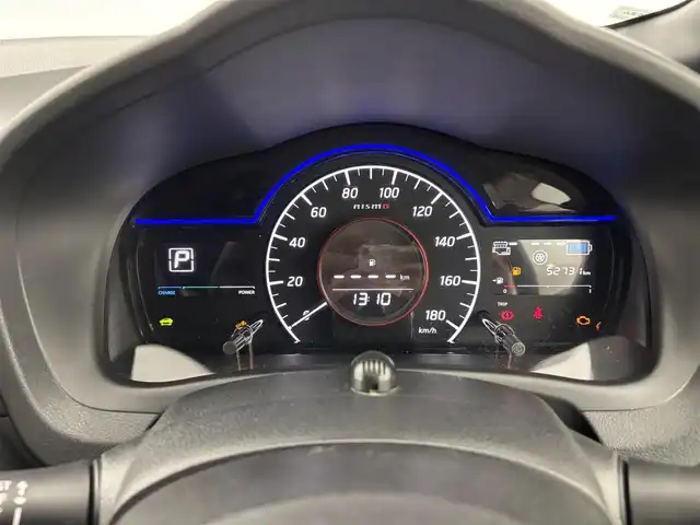 日産 ノート e－パワー ニスモ 福岡県 2019(令1)年 5.3万km ブリリアントホワイトパール 純正ナビ　/バックカメラ　/衝突軽減システム　/レーンアシスト　/コーナーセンサー　/オートライト　/フォグランプ　/ＥＴＣ　/ＬＥＤライト　/純正１６インチアルミホイール　/純正フロアマット　/ＡＢＳ　/プッシュスタート