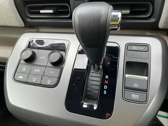 ホンダ フリード AIR 石川県 2024(令6)年 0.9万km パール 純正9型ナビ/フルセグTV/バックカメラ/LEDヘッドライト/両側パワースライドドア/ETC/ホンダセンシング/レーダークルーズ/ドライブレコーダー/スマートキー/プッシュスタート/電動ミラー/保証書