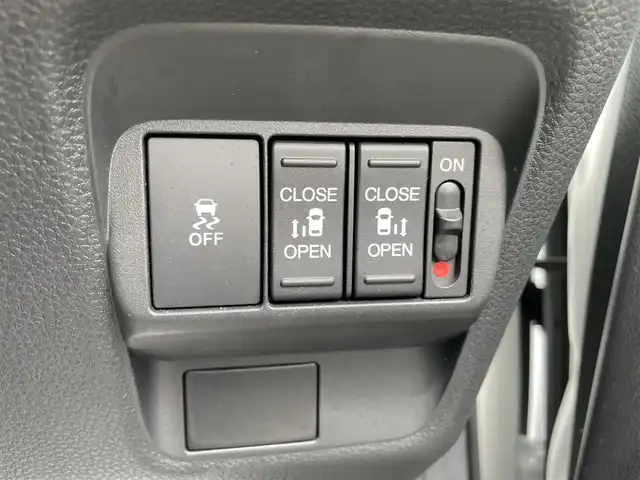 ホンダ フリード AIR 石川県 2024(令6)年 0.9万km パール 純正9型ナビ/フルセグTV/バックカメラ/LEDヘッドライト/両側パワースライドドア/ETC/ホンダセンシング/レーダークルーズ/ドライブレコーダー/スマートキー/プッシュスタート/電動ミラー/保証書