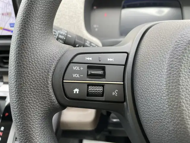ホンダ フリード AIR 石川県 2024(令6)年 0.9万km パール 純正9型ナビ/フルセグTV/バックカメラ/LEDヘッドライト/両側パワースライドドア/ETC/ホンダセンシング/レーダークルーズ/ドライブレコーダー/スマートキー/プッシュスタート/電動ミラー/保証書
