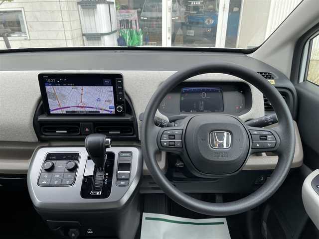 ホンダ フリード AIR 山形県 2024(令6)年 0.9万km パール 純正9型ナビ/フルセグTV/バックカメラ/LEDヘッドライト/両側パワースライドドア/ETC/ホンダセンシング/レーダークルーズ/ドライブレコーダー/スマートキー/プッシュスタート/電動ミラー/保証書