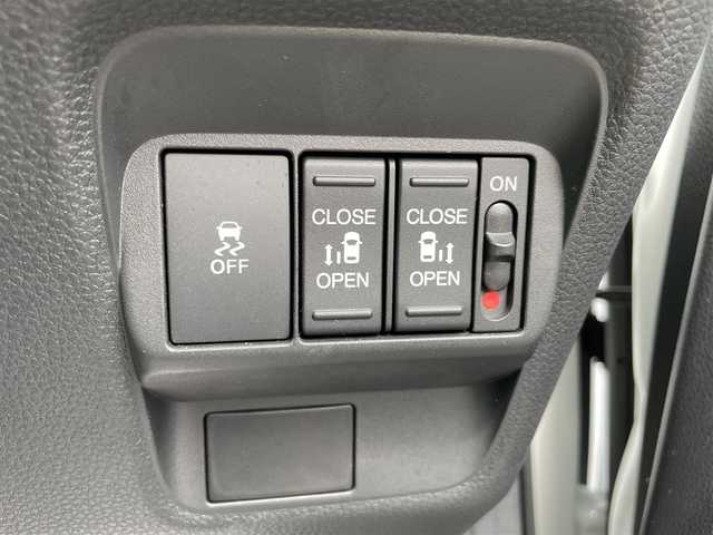 ホンダ フリード AIR 山形県 2024(令6)年 0.9万km パール 純正9型ナビ/フルセグTV/バックカメラ/LEDヘッドライト/両側パワースライドドア/ETC/ホンダセンシング/レーダークルーズ/ドライブレコーダー/スマートキー/プッシュスタート/電動ミラー/保証書