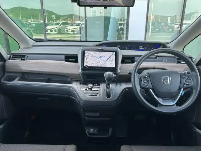 ホンダ フリード G 香川県 2023(令5)年 3.7万km プレミアムクリスタルレッドM 社外９型ナビ　/【CD/DVD/SD/Bluetooth】/地デジ対応TV/バックカメラ/両側電動スライド　/ホンダセンシング　/レーダークルーズコントロール　/ＡＣＣ先行車検知システム　/標識認識機能　/レーンキープアシスト　/社外デジタルインナーミラー　/SDなし/ＬＥＤヘッドライト/オートライト機能/リアロールサンシェード/ウィンカーミラー/ビルトインETC