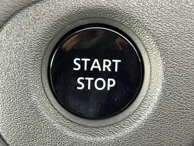 日産 セレナ e－パワー ハイウェイスター V 愛知県 2025(令7)年 0.1千km ブリリアントホワイトパール 登録済未使用車/プロパイロット/１２．３型純正ナビ/ーBT/フルセグTV/AppleCarPlay/AndroidAuto/デジタルインナーミラー/全方位カメラ/ビルトインＥＴＣ２．０/置くだけ充電/両側パワースライドドア/純正16インチアルミ/電子パーキング　/オートホールド/スマートマルチセンターシート/スペアキー/USM挿入口