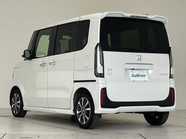 ホンダ Ｎ ＢＯＸ カスタム 愛知県 2023(令5)年 1.2万km プラチナホワイトパール 純正9型ディズプレイオーディオナビ/全方位カメラ/両側パワースライドドア/レーダークルーズコントロール/シートヒーター/バックカメラ/コーナーセンサー/純正アルミホイール/LEDヘッドライト/オートマチックハイビーム/ドライブレコーダー/ETC/衝突軽減システム/フルセグ/CD DVD/Bluetooth/ステアリングスイッチ/スマートキー/プッシュスタート