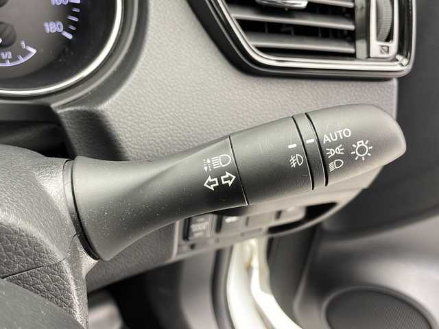 日産 エクストレイル 20Xi 千葉県 2022(令4)年 0.9万km ブリリアントホワイトパール 純正ナビ/フルセグTV/全方位カメラ/衝突被害軽減ブレーキ/レーンキープアシスト/オートハイビーム/コーナーセンサー/LEDヘッドライト/電動リアゲート/ETC/シートヒーター/パワーシート