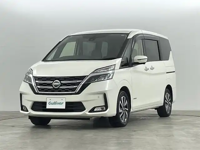 日産 セレナ X V 福島県 2021(令3)年 5.4万km ブリリアントホワイトパール 衝突軽減/・車線逸脱警報/・踏み間違い防止/・後方衝突防止/・後退時車両検知/・標識認識機能/・ブラインドスポットモニター/・クリアランスソナー/純正１０インチマルチナビ/・フルセグTV/BT/SD/CD/DVD/FM/AM/バックカメラ/・全方位カメラ/両側パワースライドドア/追従走行付きクルーズコントロール/LEDオートライト/・フォグライト/3列シート/・ウォークスルー/・ロールサンシェード/・ハーフバックドア/純正アルミホイール付きサマータイヤ/ステアリングリモコン/純正フロアマット/純正ドアバイザー/ウィンカーミラー/・オートミラー/アイドリングストップ/プッシュスタート/・スマートキー