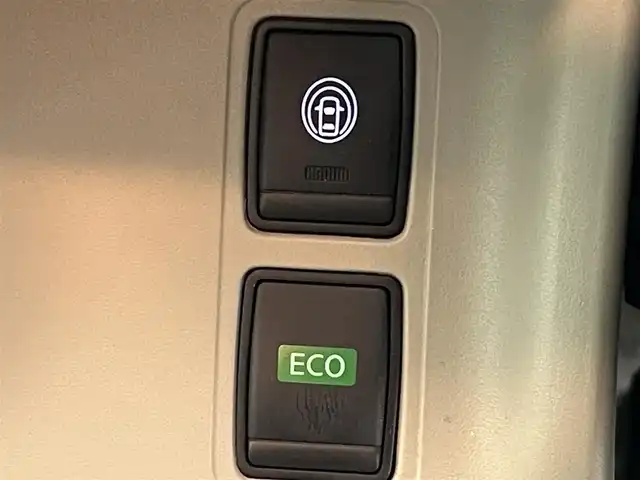 日産 セレナ X V 福島県 2021(令3)年 5.4万km ブリリアントホワイトパール 衝突軽減/・車線逸脱警報/・踏み間違い防止/・後方衝突防止/・後退時車両検知/・標識認識機能/・ブラインドスポットモニター/・クリアランスソナー/純正１０インチマルチナビ/・フルセグTV/BT/SD/CD/DVD/FM/AM/バックカメラ/・全方位カメラ/両側パワースライドドア/追従走行付きクルーズコントロール/LEDオートライト/・フォグライト/3列シート/・ウォークスルー/・ロールサンシェード/・ハーフバックドア/純正アルミホイール付きサマータイヤ/ステアリングリモコン/純正フロアマット/純正ドアバイザー/ウィンカーミラー/・オートミラー/アイドリングストップ/プッシュスタート/・スマートキー