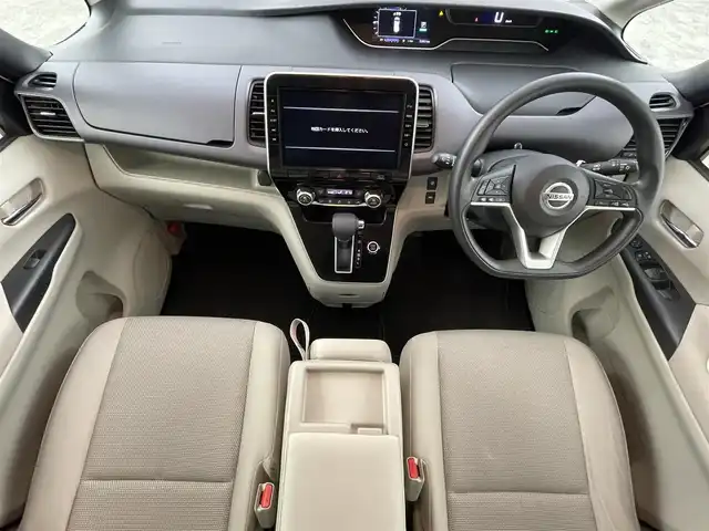 日産 セレナ X V 福島県 2021(令3)年 5.4万km ブリリアントホワイトパール 衝突軽減/・車線逸脱警報/・踏み間違い防止/・後方衝突防止/・後退時車両検知/・標識認識機能/・ブラインドスポットモニター/・クリアランスソナー/純正１０インチマルチナビ/・フルセグTV/BT/SD/CD/DVD/FM/AM/バックカメラ/・全方位カメラ/両側パワースライドドア/追従走行付きクルーズコントロール/LEDオートライト/・フォグライト/3列シート/・ウォークスルー/・ロールサンシェード/・ハーフバックドア/純正アルミホイール付きサマータイヤ/ステアリングリモコン/純正フロアマット/純正ドアバイザー/ウィンカーミラー/・オートミラー/アイドリングストップ/プッシュスタート/・スマートキー